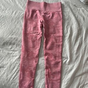 Gymshark scrunch camo leggings size small